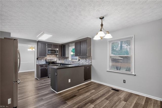 1265 Springwell PL, Newport News, VA 23608