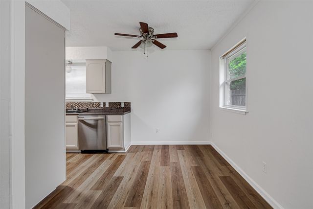 207 Stefanie Street, Burleson, TX 76028