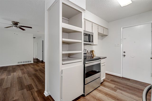 207 Stefanie Street, Burleson, TX 76028
