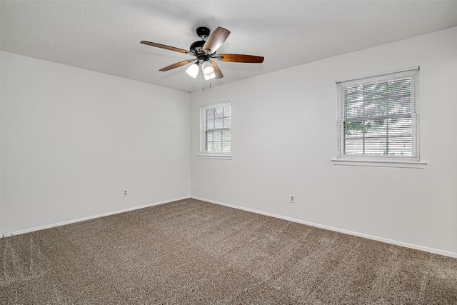 207 Stefanie Street, Burleson, TX 76028