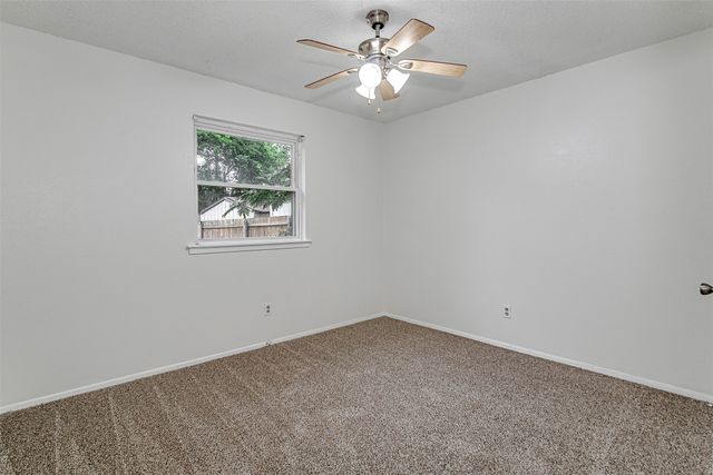 207 Stefanie Street, Burleson, TX 76028