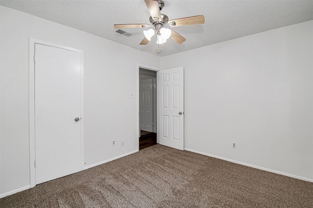 207 Stefanie Street, Burleson, TX 76028