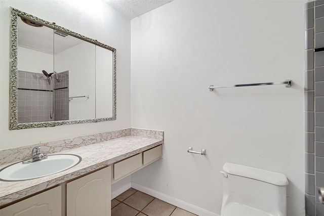 207 Stefanie Street, Burleson, TX 76028