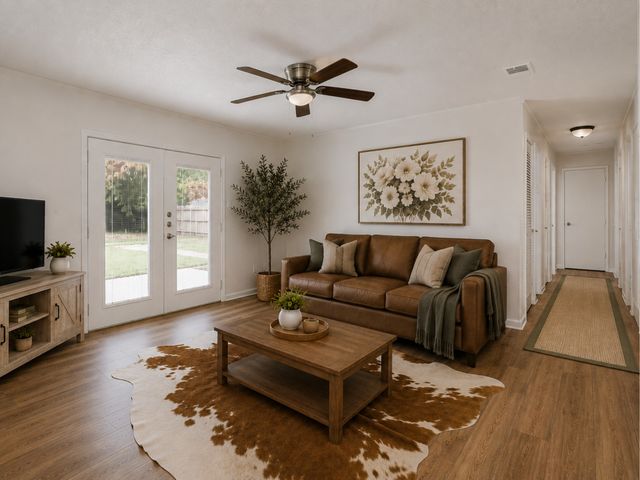 207 Stefanie Street, Burleson, TX 76028