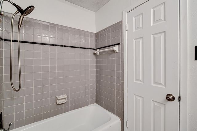 207 Stefanie Street, Burleson, TX 76028