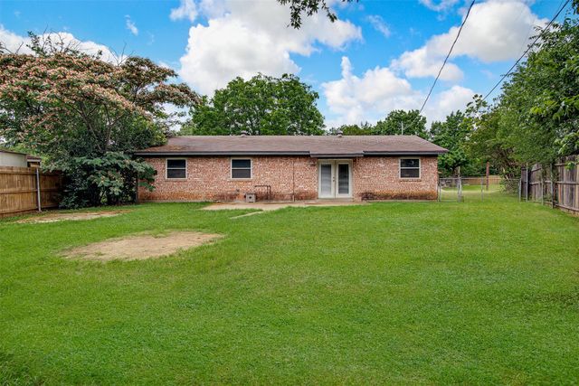 207 Stefanie Street, Burleson, TX 76028