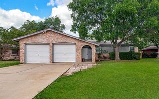 207 Stefanie Street, Burleson, TX 76028