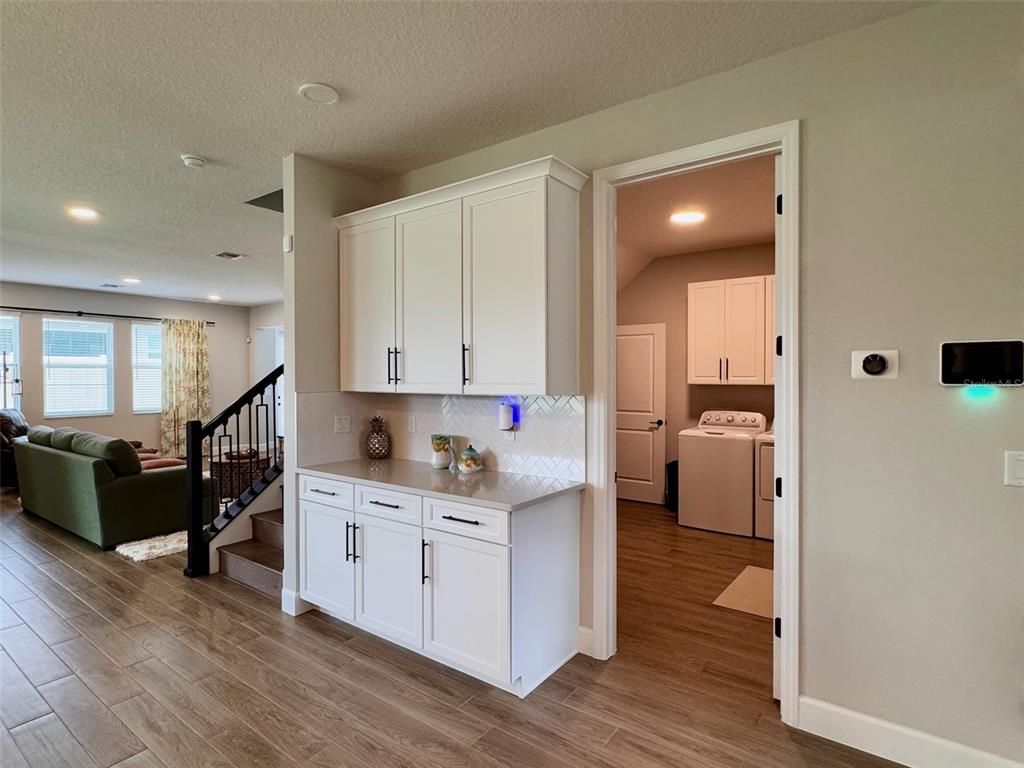 Image 14 of property listing at 124 LAKE DRIVE, Oviedo, FL 32765