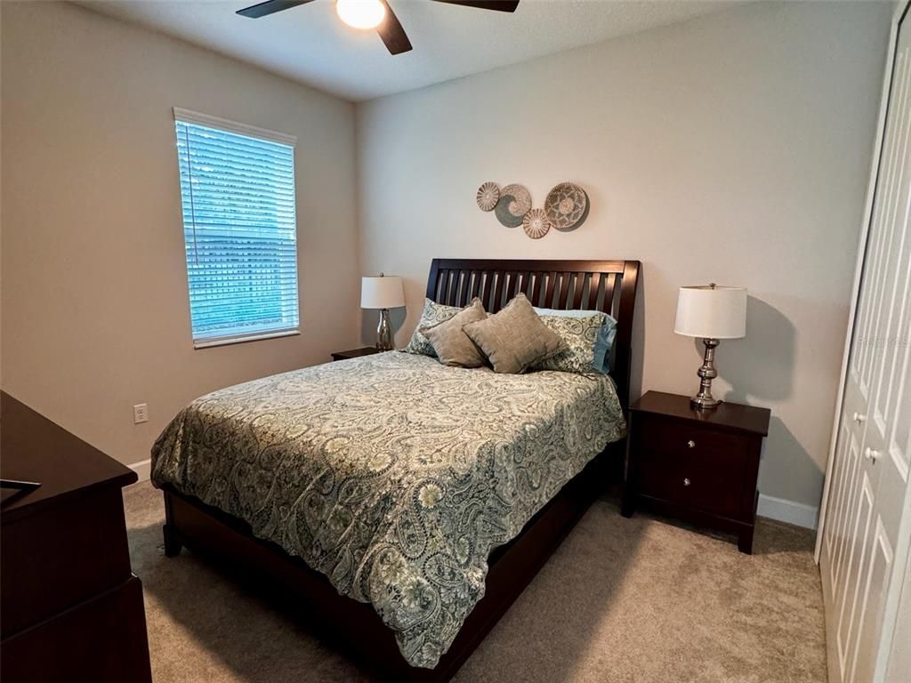 Image 20 of property listing at 124 LAKE DRIVE, Oviedo, FL 32765