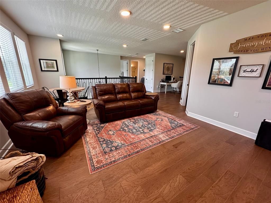 Image 29 of property listing at 124 LAKE DRIVE, Oviedo, FL 32765