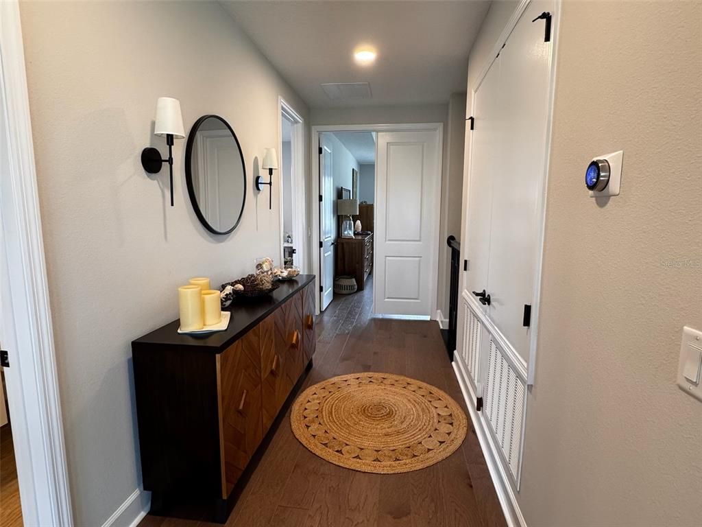 Image 31 of property listing at 124 LAKE DRIVE, Oviedo, FL 32765