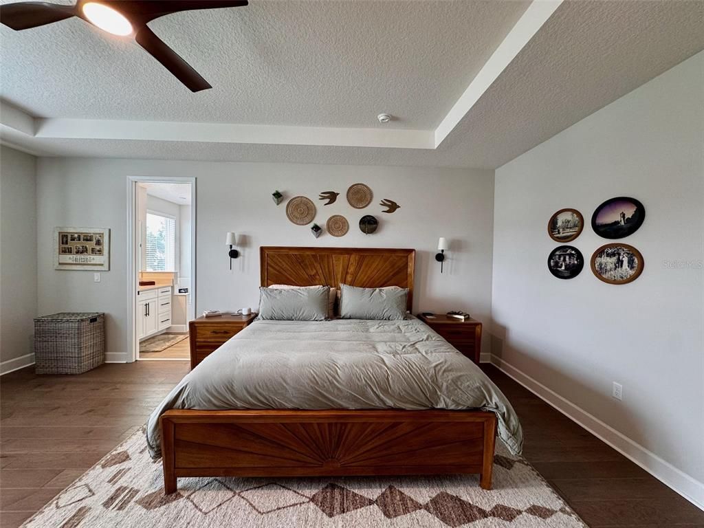 Image 33 of property listing at 124 LAKE DRIVE, Oviedo, FL 32765