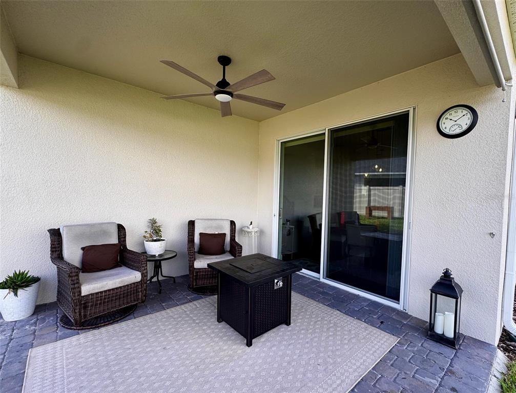 Image 40 of property listing at 124 LAKE DRIVE, Oviedo, FL 32765
