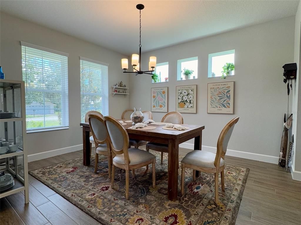 Image 6 of property listing at 124 LAKE DRIVE, Oviedo, FL 32765
