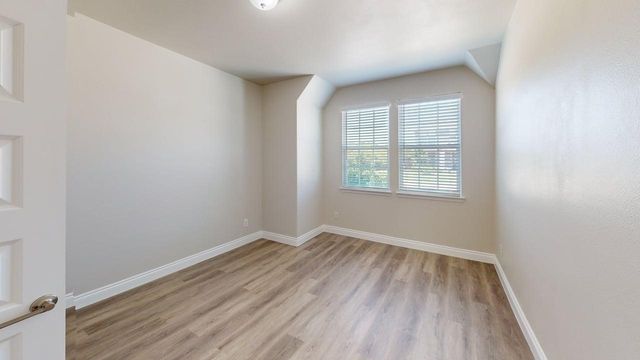 204 Rosewood Drive, Lavon, TX 75166