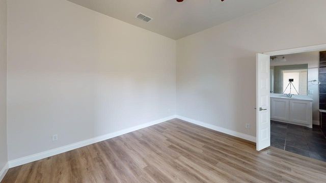 204 Rosewood Drive, Lavon, TX 75166
