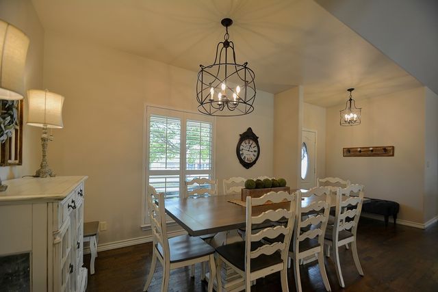 704 Cardinal Dr, Kerrville, TX 78028