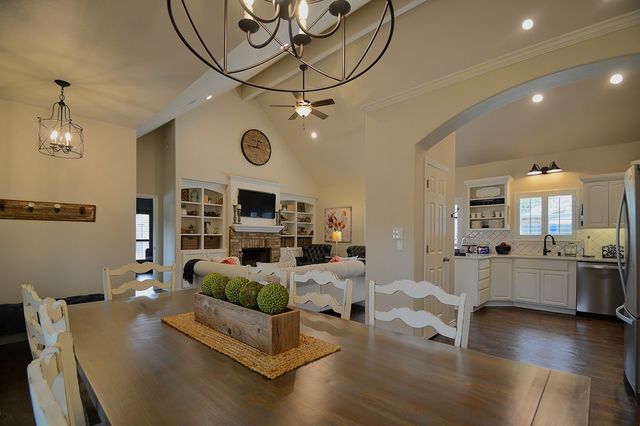 704 Cardinal Dr, Kerrville, TX 78028