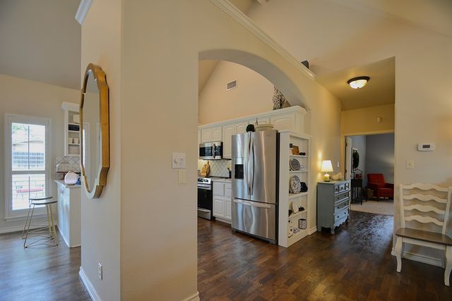 704 Cardinal Dr, Kerrville, TX 78028