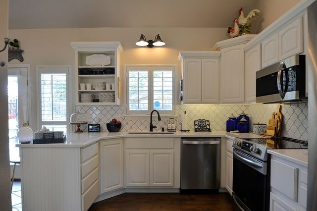 704 Cardinal Dr, Kerrville, TX 78028