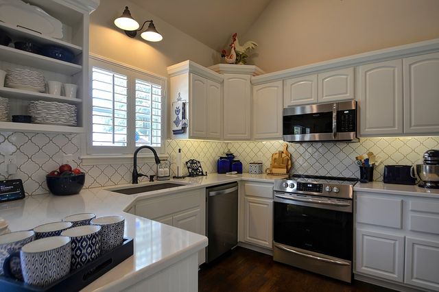 704 Cardinal Dr, Kerrville, TX 78028