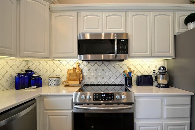 704 Cardinal Dr, Kerrville, TX 78028