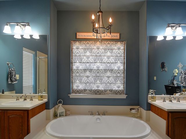 704 Cardinal Dr, Kerrville, TX 78028