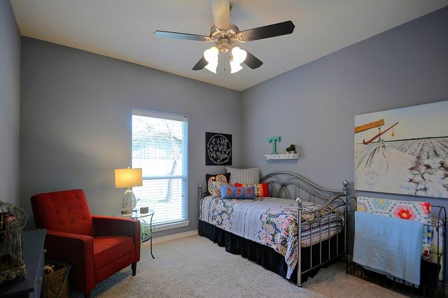 704 Cardinal Dr, Kerrville, TX 78028