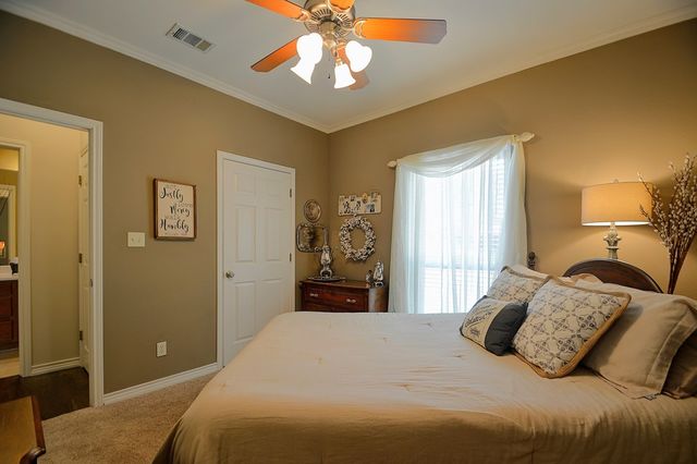 704 Cardinal Dr, Kerrville, TX 78028