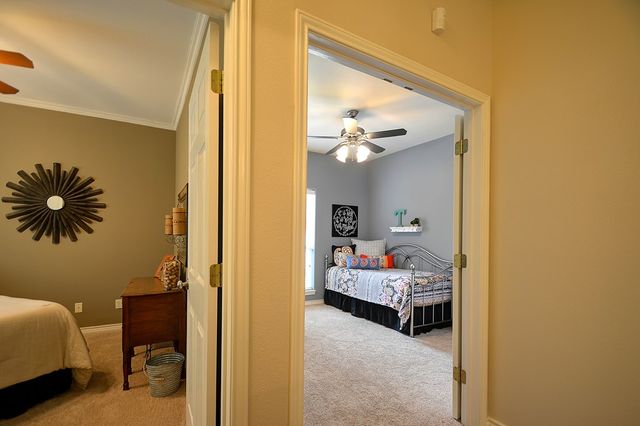 704 Cardinal Dr, Kerrville, TX 78028