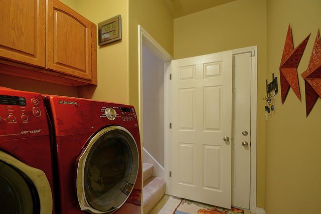 704 Cardinal Dr, Kerrville, TX 78028