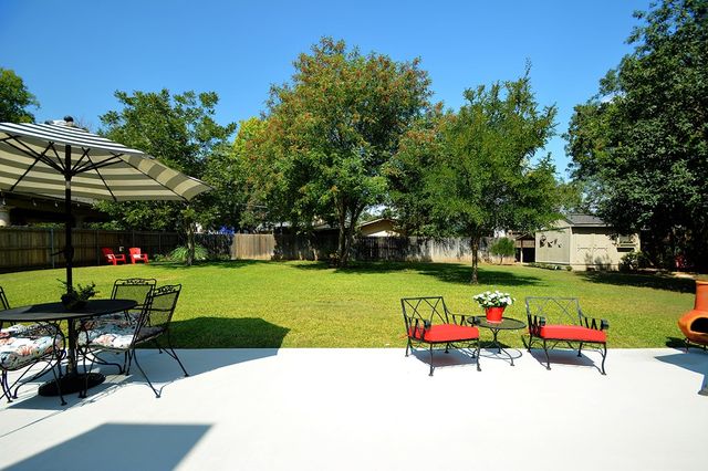 704 Cardinal Dr, Kerrville, TX 78028