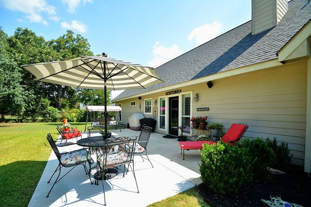 704 Cardinal Dr, Kerrville, TX 78028