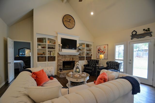 704 Cardinal Dr, Kerrville, TX 78028