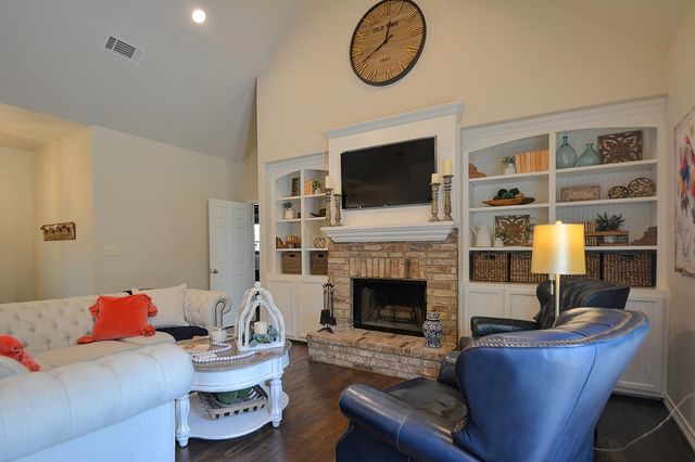 704 Cardinal Dr, Kerrville, TX 78028