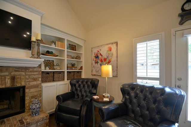 704 Cardinal Dr, Kerrville, TX 78028