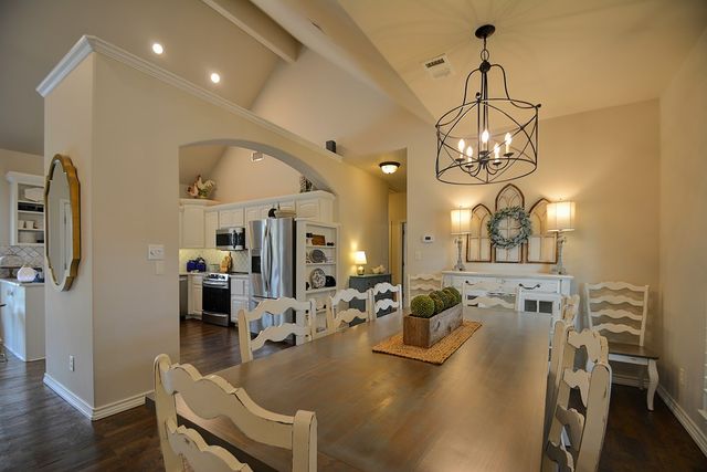 704 Cardinal Dr, Kerrville, TX 78028