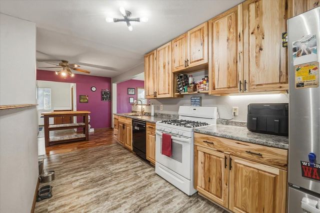 621 W Charles, Oelwein, IA 50662