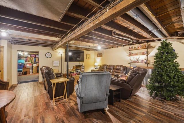 621 W Charles, Oelwein, IA 50662