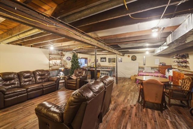 621 W Charles, Oelwein, IA 50662