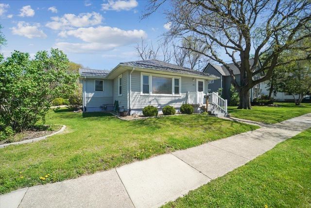 621 W Charles, Oelwein, IA 50662