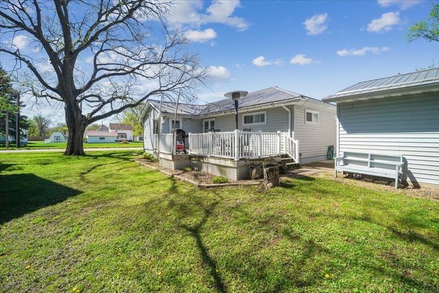 621 W Charles, Oelwein, IA 50662