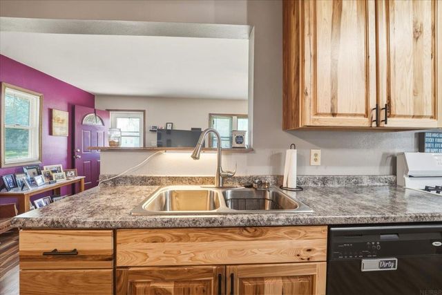 621 W Charles, Oelwein, IA 50662