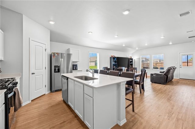 7702 Spiderman Dr, Corpus Christi, TX 78414