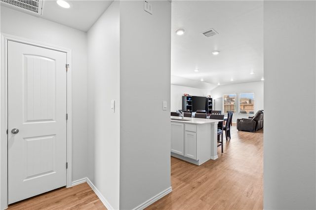 7702 Spiderman Dr, Corpus Christi, TX 78414