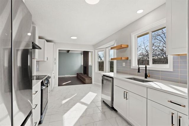 8404 Willow Way, Raytown, MO 64138