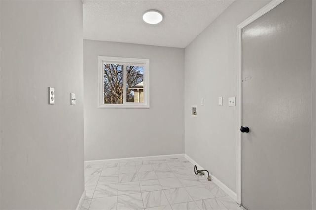 8404 Willow Way, Raytown, MO 64138