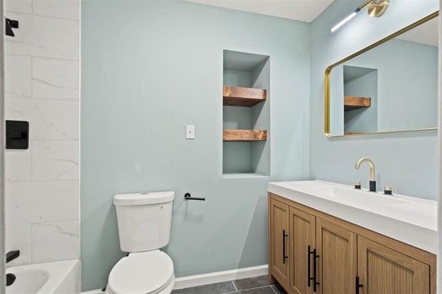 8404 Willow Way, Raytown, MO 64138