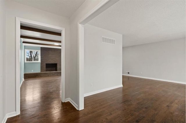 8404 Willow Way, Raytown, MO 64138