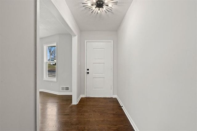 8404 Willow Way, Raytown, MO 64138